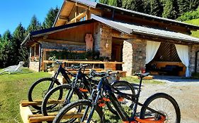 Chalet Chapeau Rar
