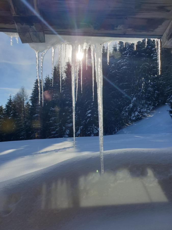 Chalet Chapeau Rar Castel Condino Buitenkant foto