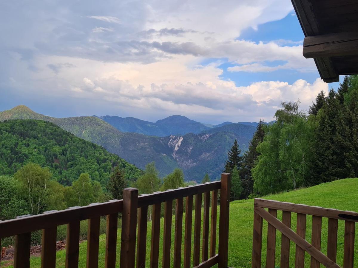 Chalet Chapeau Rar Castel Condino Buitenkant foto